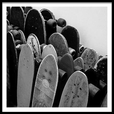 Rows Of Skateboards Plagát v skupine Plagáty / Obrazy pre deti v Desenio AB (2067)