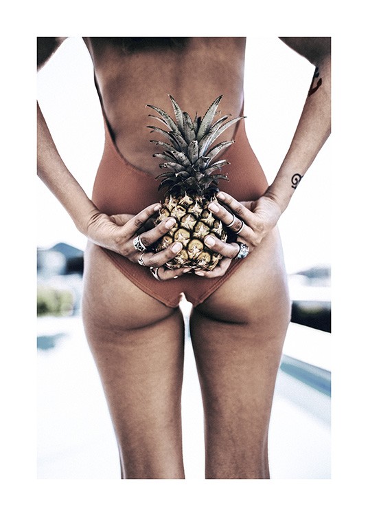 Pineapple Girl Plagát / Umelecké fotografie v Desenio AB (10662)