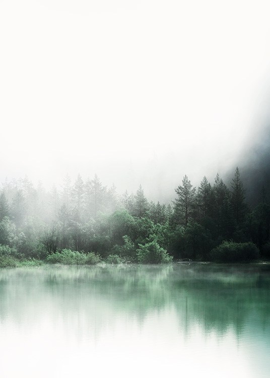  – Fotografia jazera s odrazom zelených stromov